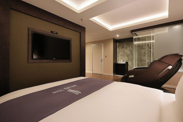 Room 18 of 85