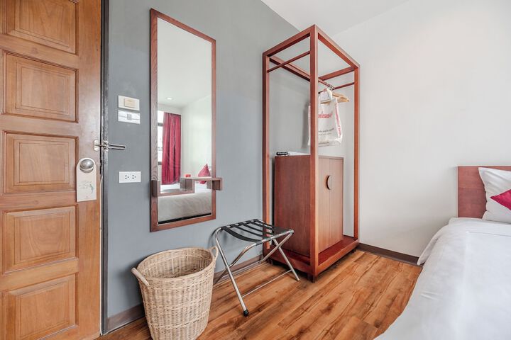 Room 12 of 51