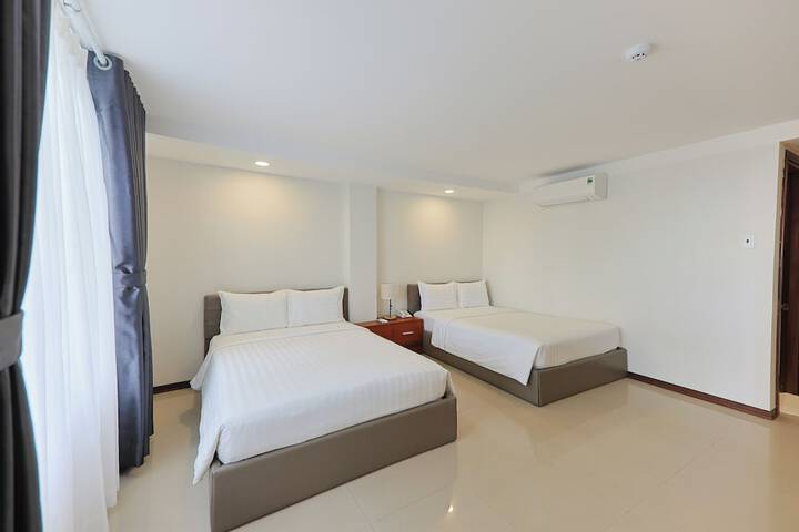 Room 25 of 42