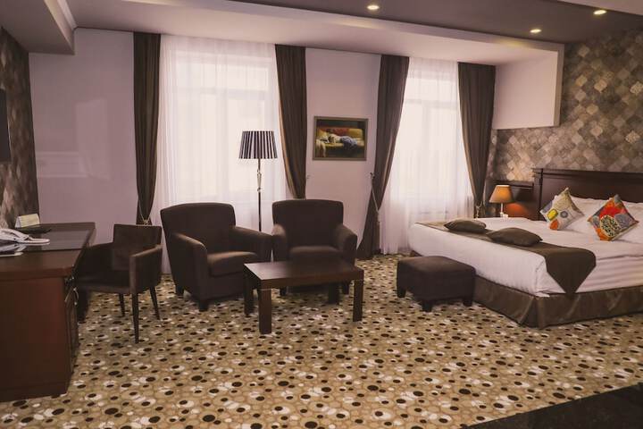 Room 7 of 86