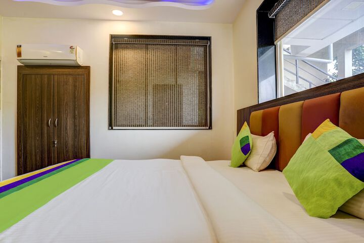Room 14 of 34