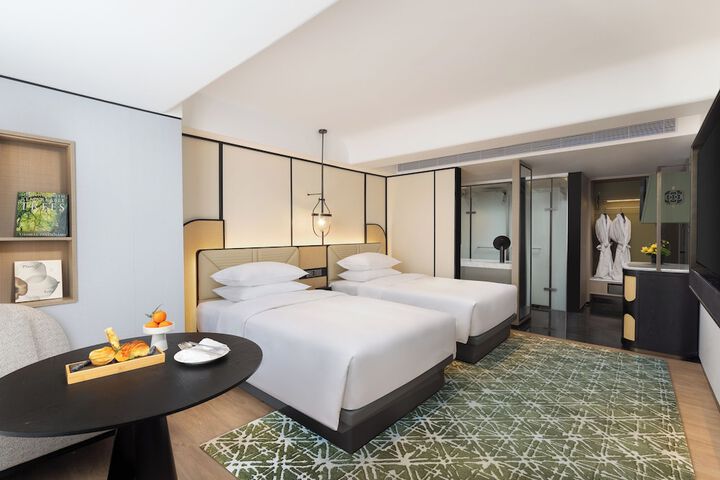 Room 32 of 72