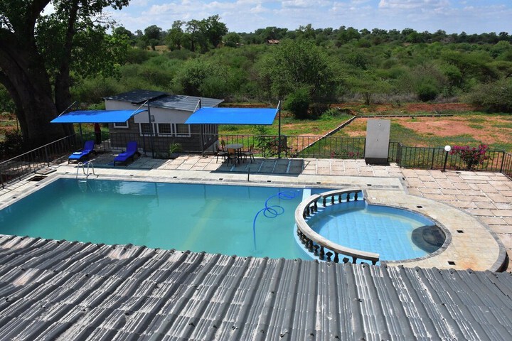 Pool 28 of 53