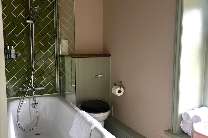 Room 21 of 34