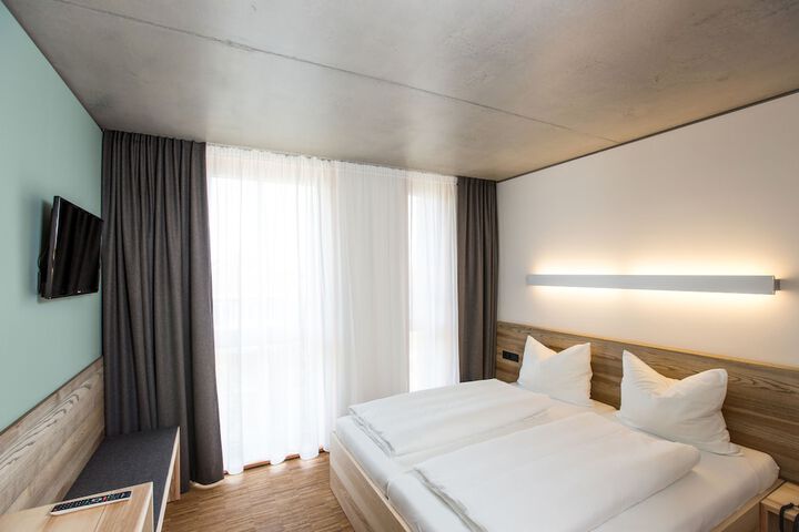 Room 5 of 44
