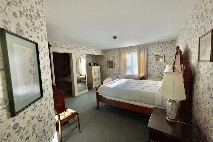 Room 30 of 84