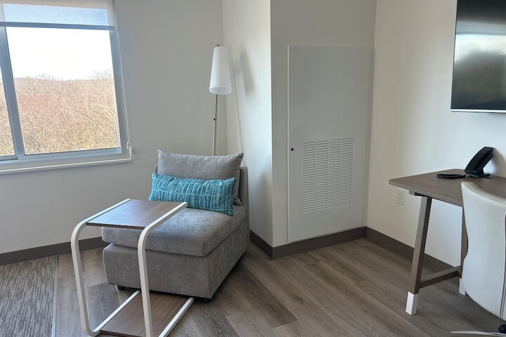 Room 34 of 100