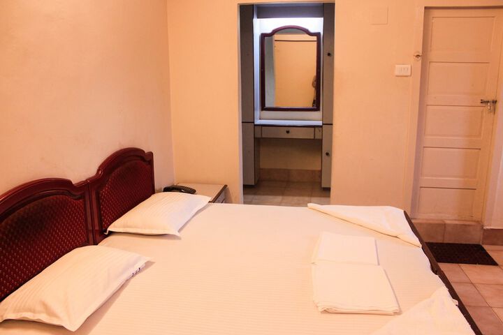 Room 22 of 33