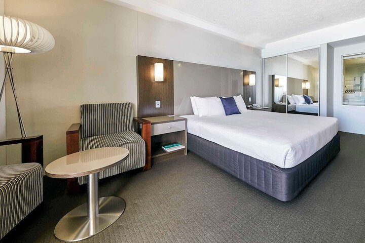 Room 26 of 105