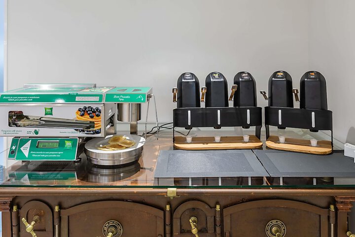Breakfast/Coffee Service 66 of 89
