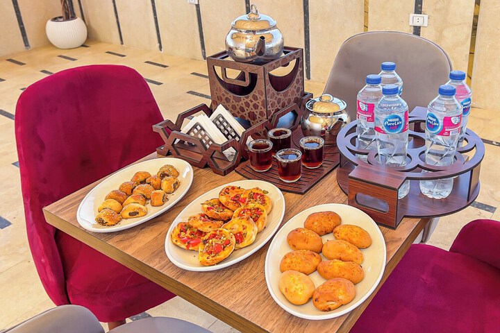 Breakfast/Coffee Service 75 of 79