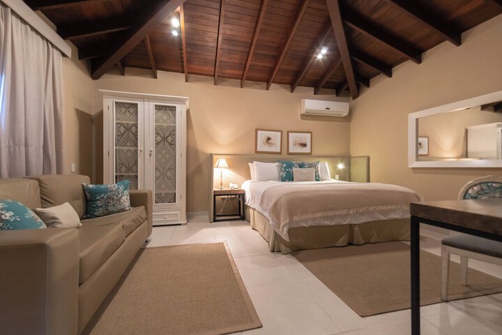 Room 12 of 27