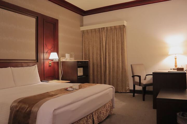 Room 35 of 72
