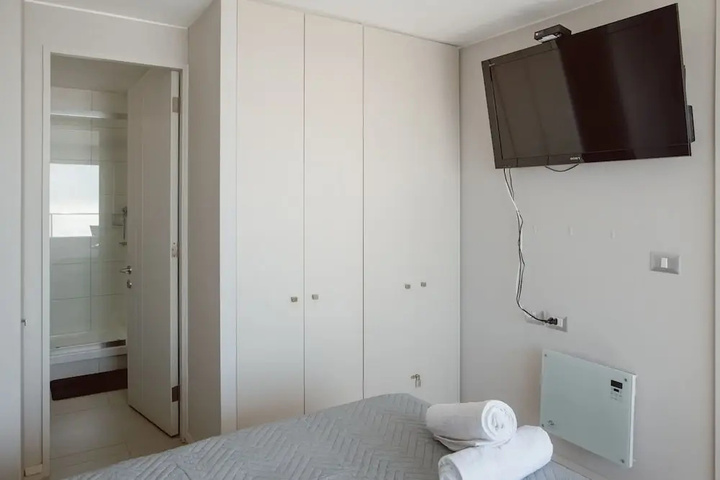 Room 5 of 21