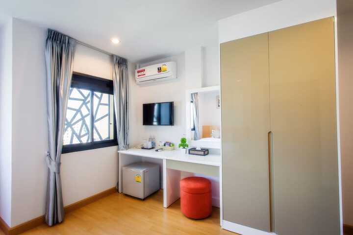 Room 34 of 63