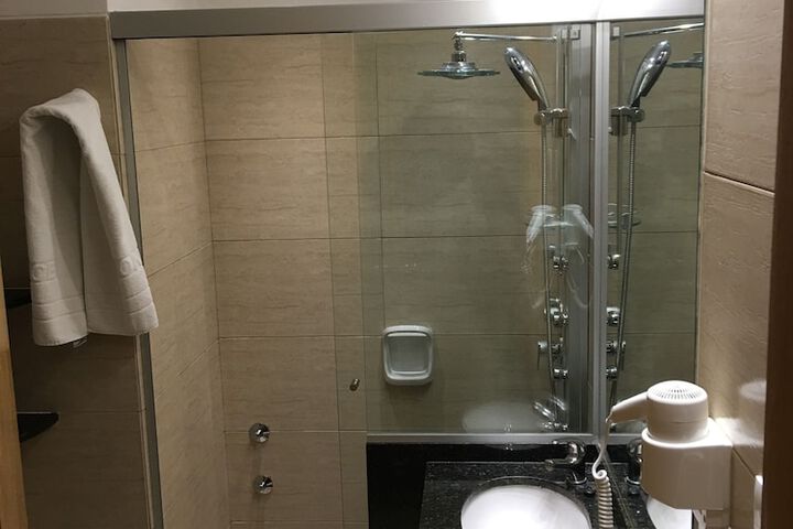 Room 15 of 29