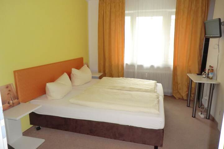 Room 13 of 24