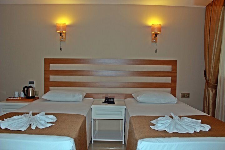 Room 13 of 50