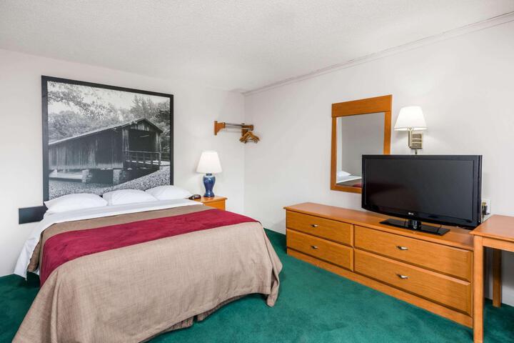 2 Queen Beds (4 of 14)