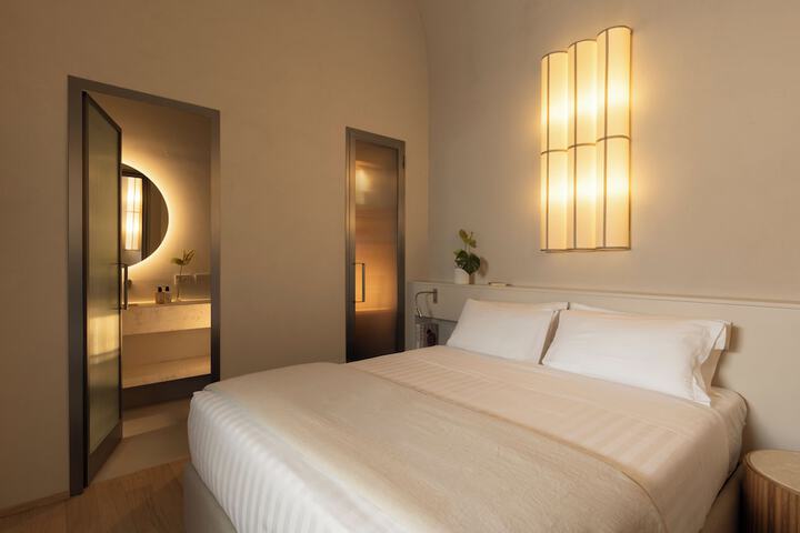 Room 4 of 45