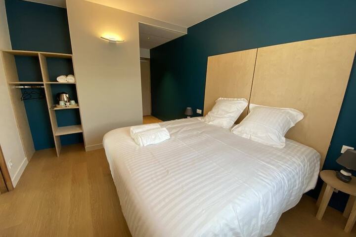 Room 2 of 5