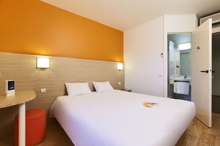 Room 5 of 27