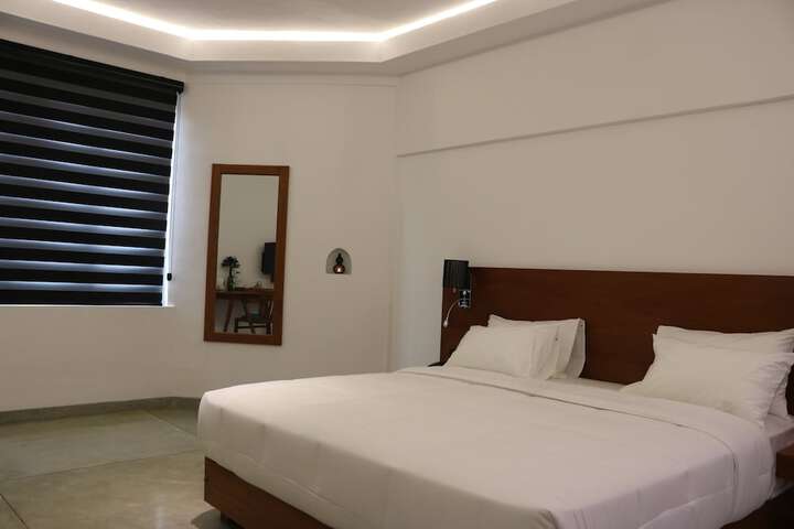 Room 9 of 45