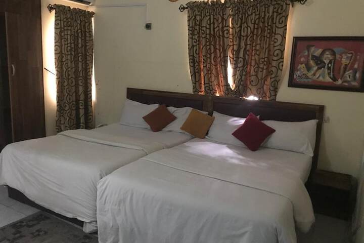 Room 11 of 30