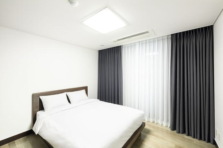 Room 13 of 94