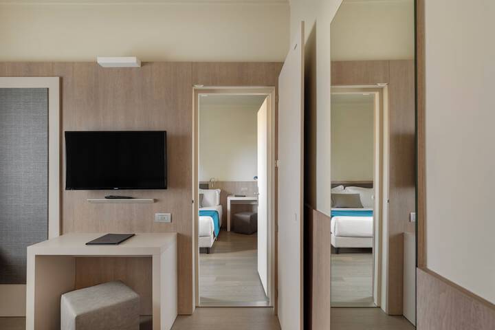 Room 42 of 96