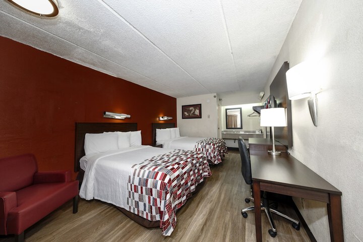 2 Double Beds (4 of 6)