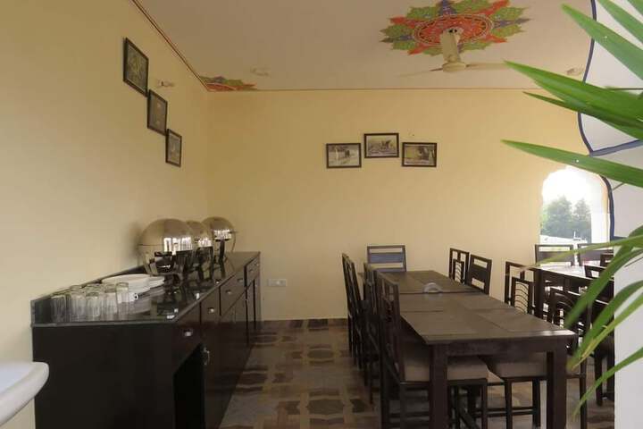 Dining 82 of 105