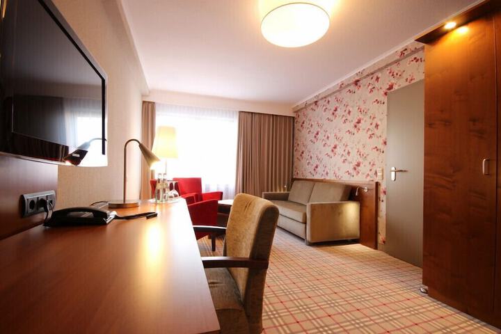 Room 27 of 42