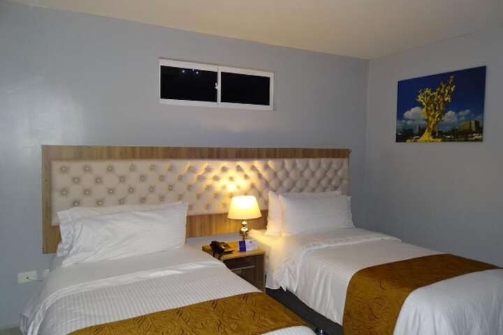 Room 11 of 30