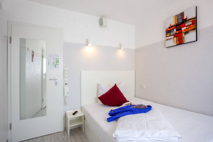Room 13 of 51