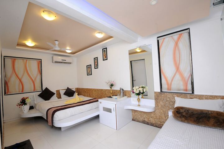 Room 4 of 49
