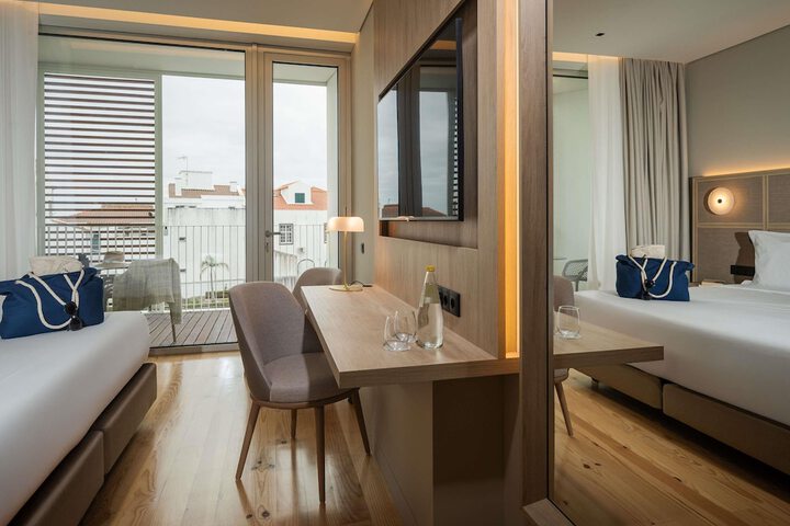 Room 27 of 105