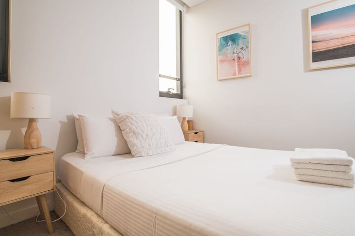 Room 4 of 25