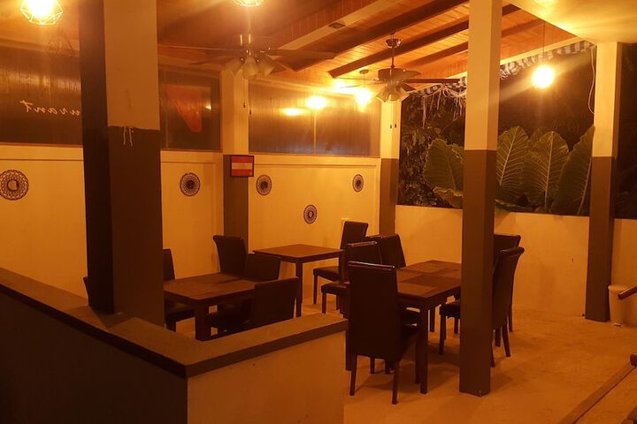 Dining 2 of 14