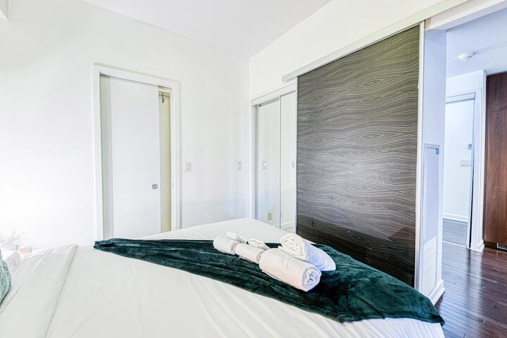 Room 105 of 198