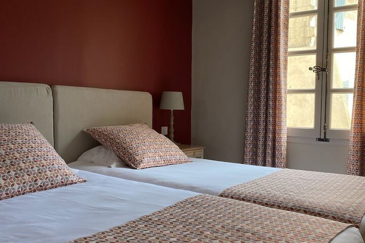 Room 43 of 136