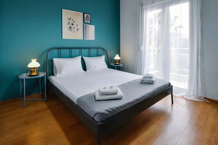 Room 4 of 18
