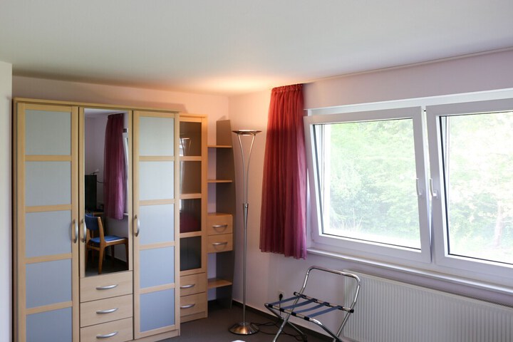 Room 6 of 17
