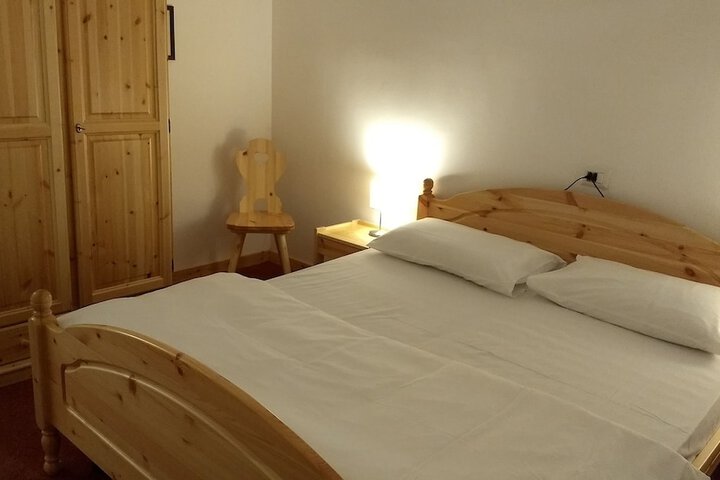 Room 5 of 13