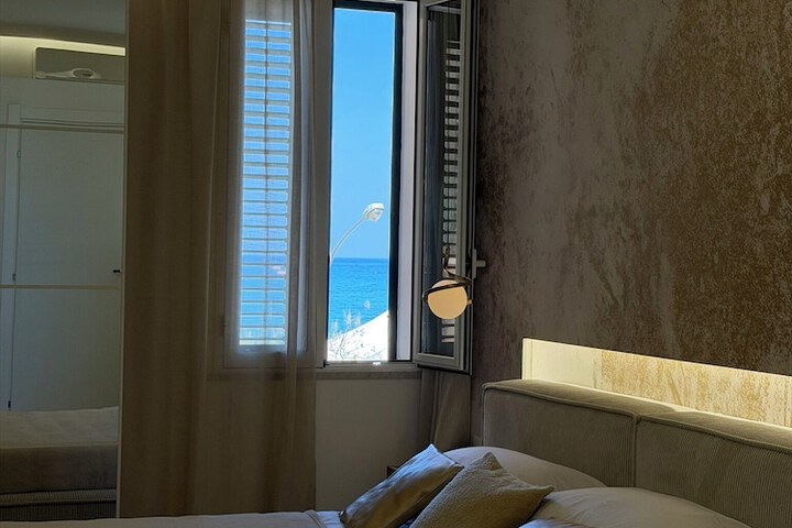 Room 65 of 90