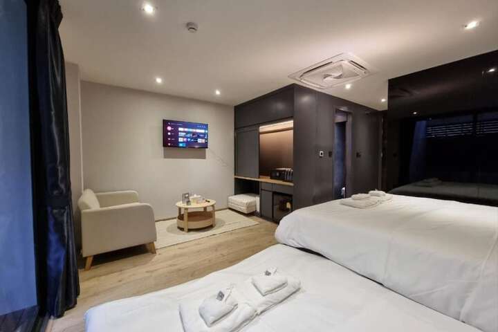 Room 35 of 56