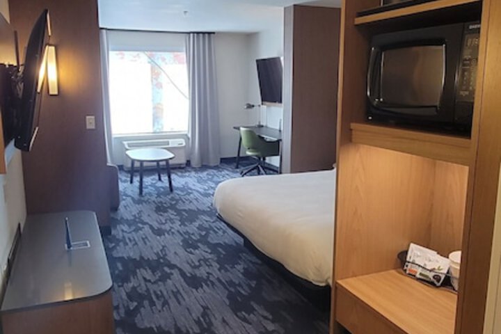 Room 10 of 42