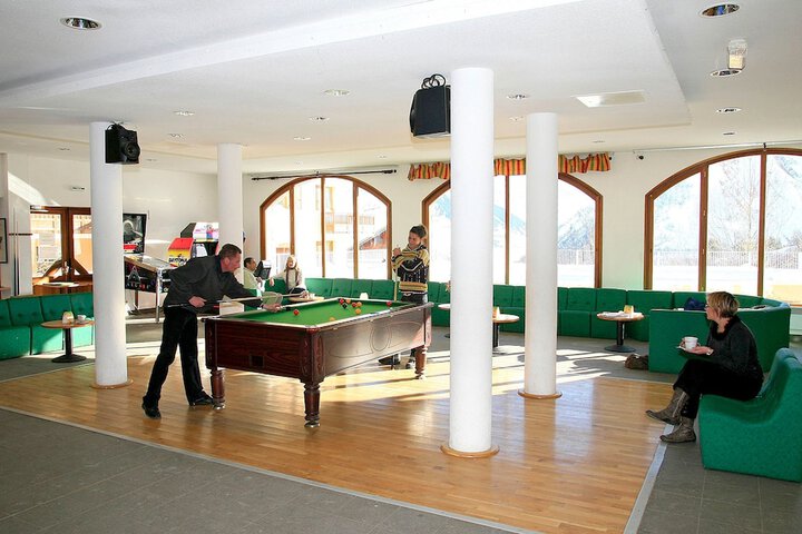 Entrance & Lobby