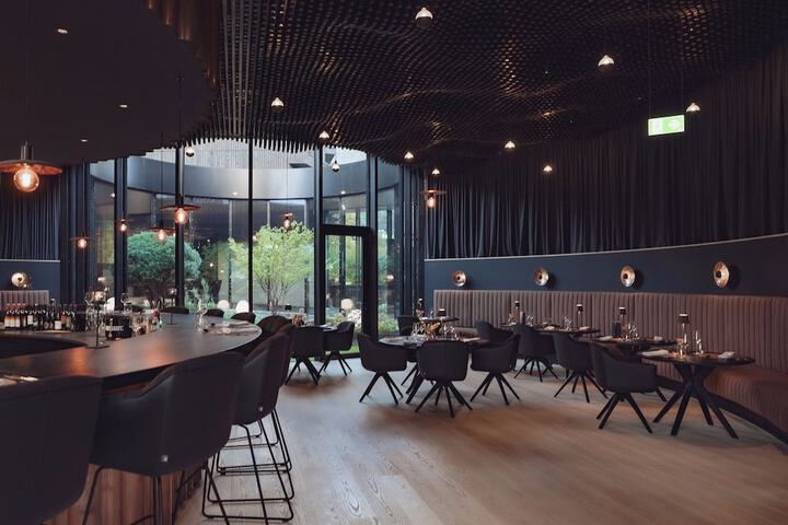 Dining 120 of 162