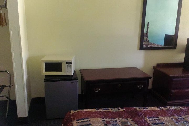 Photo of DELUXE INN
